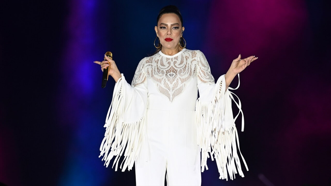 Ebru Gündeş April 17, 2026 Volkswagen Arena Istanbul Concert